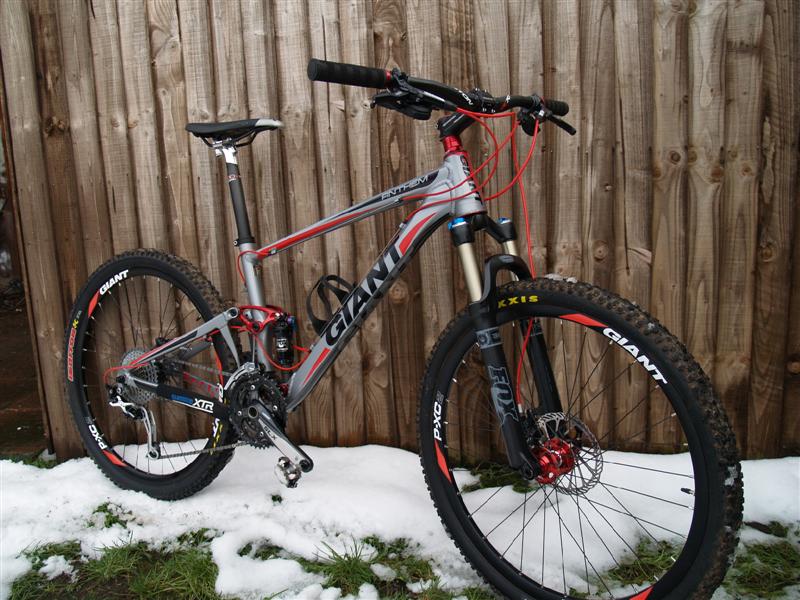 giant anthem 3 2011
